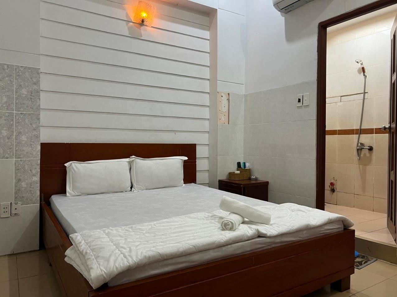Khach San Mai Hoang 2 Hotel Ho Chi Minh City Exterior photo
